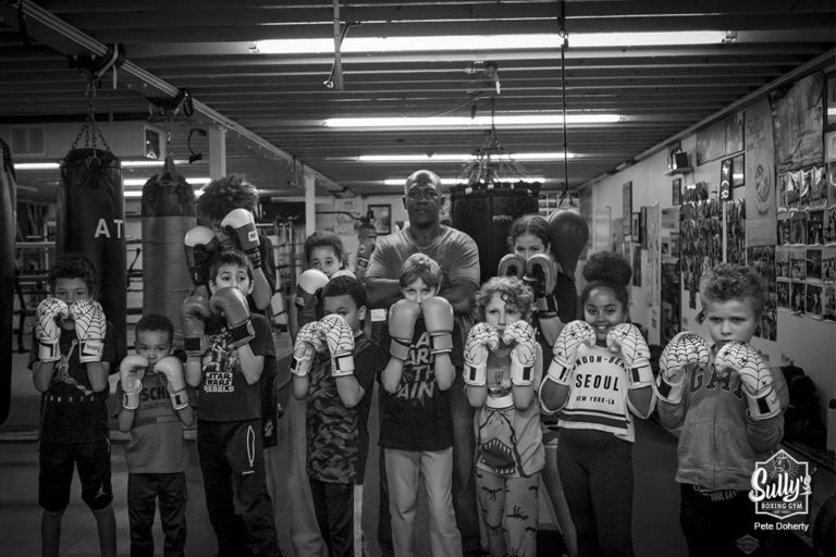 kids boxing class group picture at sullys boxing gym toronto